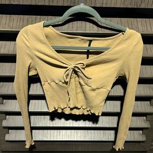 Tope large crop top with long sleeves from shein